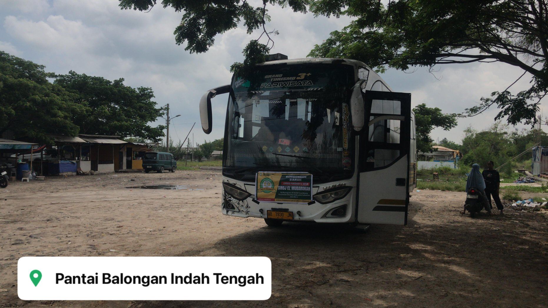 Pantai Balongan Indah